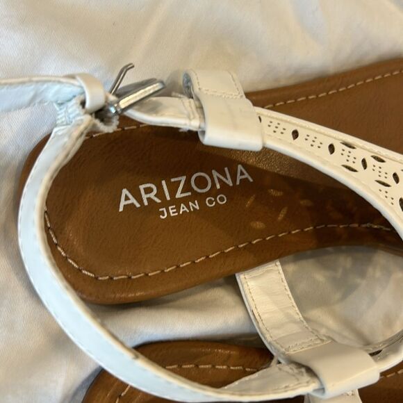 Arizona Jean Company Girl’s White Adjustable Thong Slingback Flat Sandals 6 - Picture 2 of 7